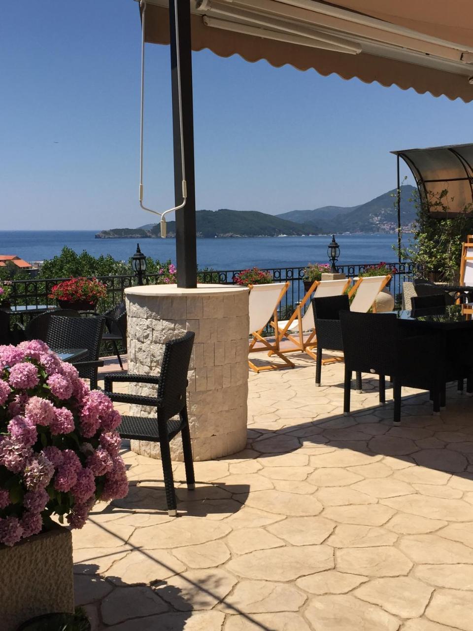 Monte Perla Residence Sveti Stefan Exteriör bild